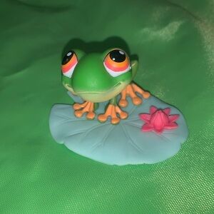 Hasbro LPS Littlest Pet Shop Green Frog on Lily Pad (#50)